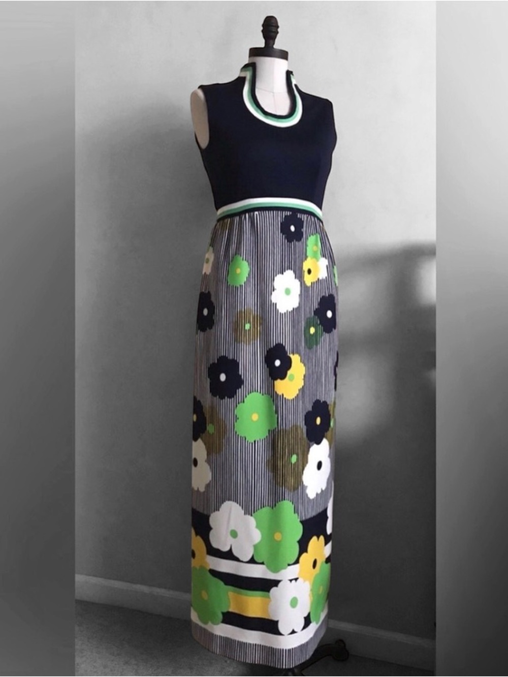 Stunning Vintage Leslie Fay Navy Knit Dress - Picture 2 of 12